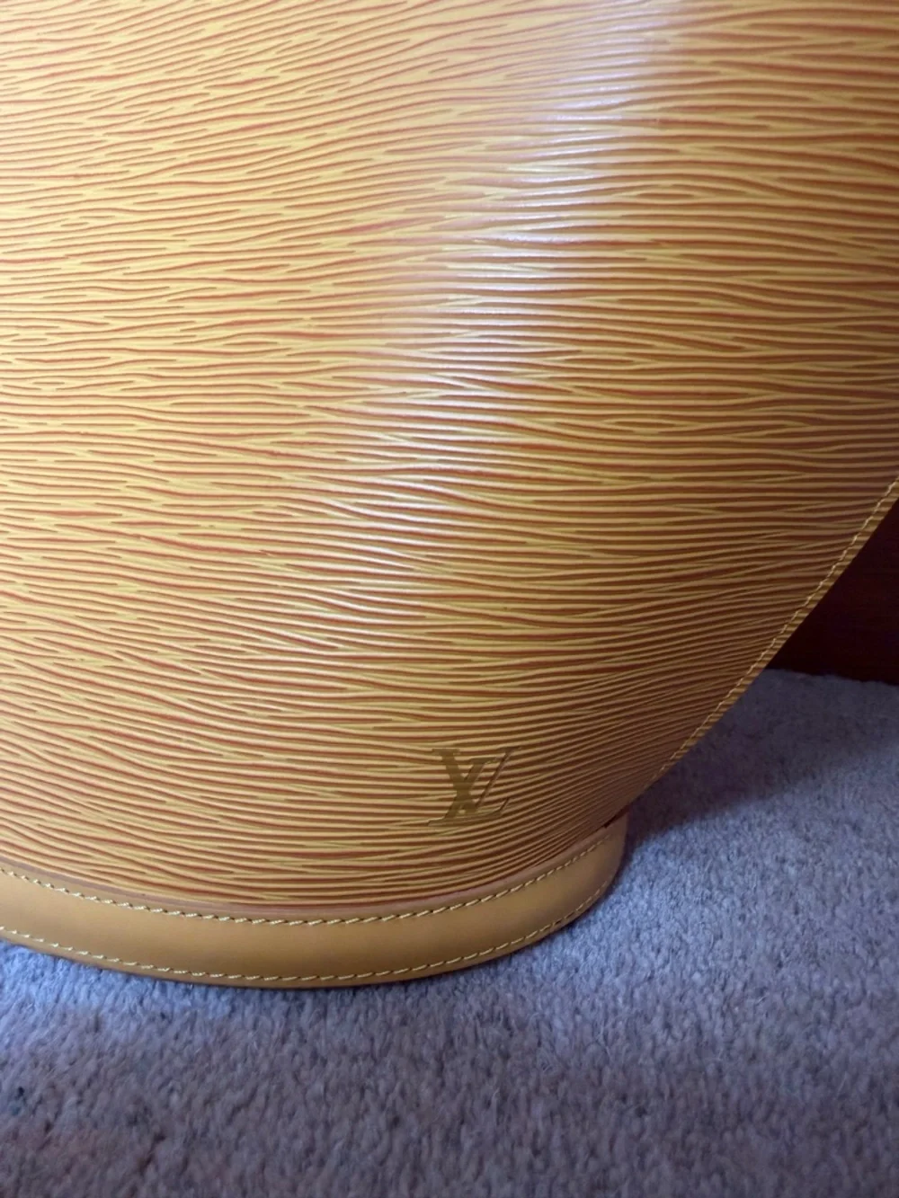 Louis Vuitton Epi Leather Tote Bag - Picture 2 of 5